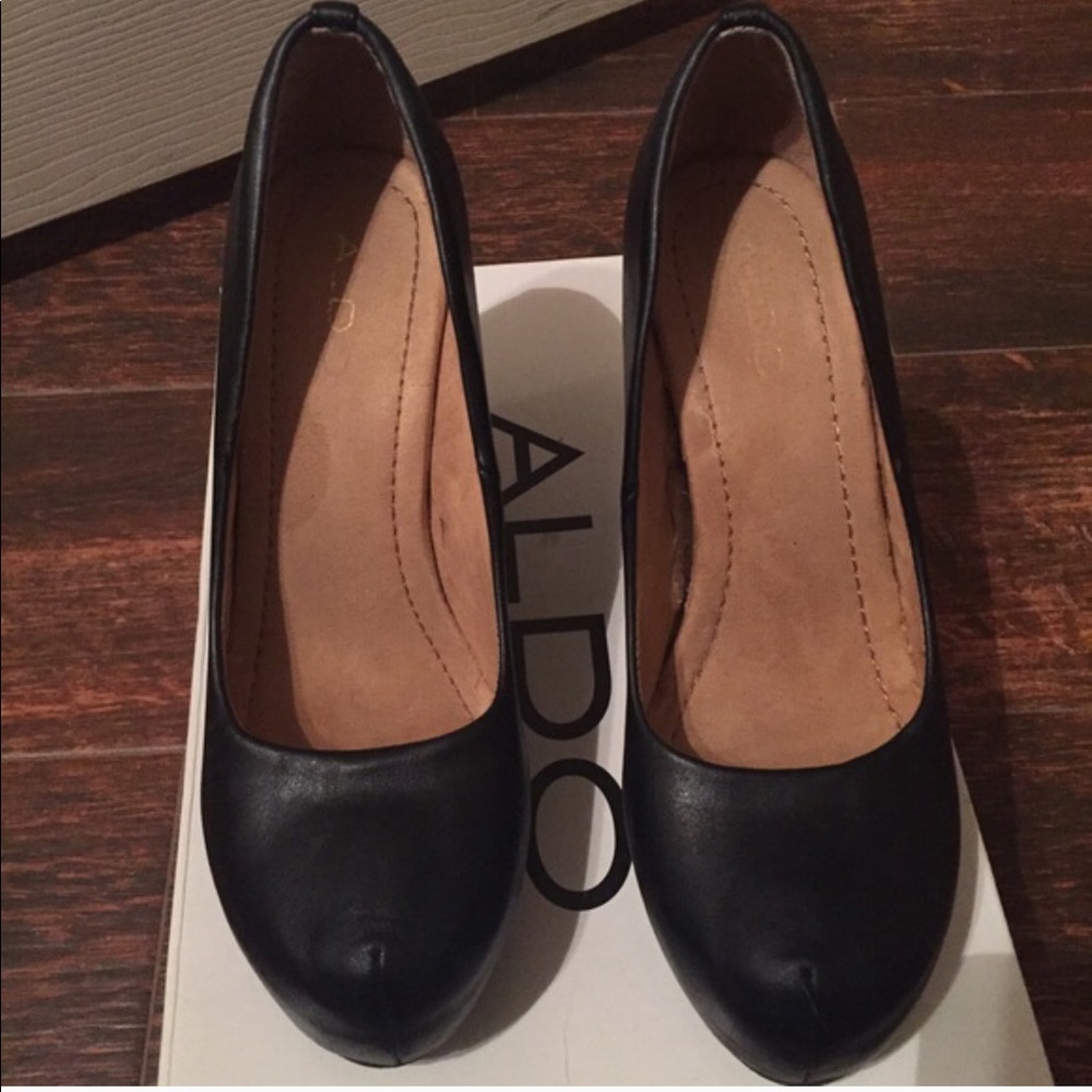 Aldo black wedges